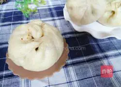 Illustration of how to make leek, egg and tofu buns 11