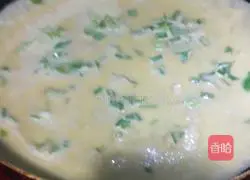 Illustration of how to make shrimp and celery pancakes 3