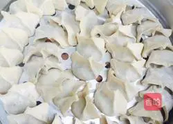 Illustration of how to make dumplings stuffed with chives 6