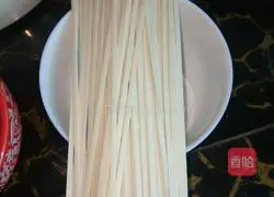 Illustration of how to prepare noodles with soup 1