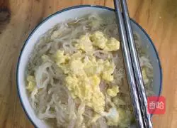 Eggs Illustration of how to make noodles 7