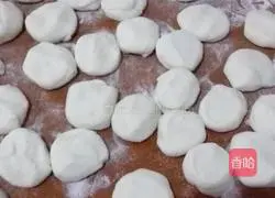 Illustration of making mushroom dumplings 3