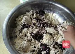 Illustration of how to make mulberry and multi-grain steamed buns 3