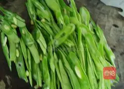 Illustration of how to make fried rice with beans and eggs 2