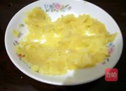 Illustration of how to make sweet potato steamed buns 1