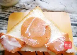 Illustration of a day's sandwich making 12