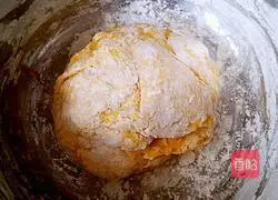 Illustration of how to make milky brown sugar pumpkin steamed buns 5