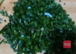 Illustration of how to make hot noodle dumplings 7