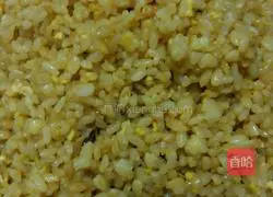 Illustration of how to make golden fried rice 6