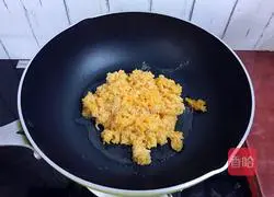 How to make golden soy sauce fried rice Illustration 8