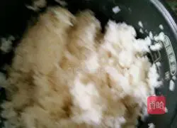 Cooking a dish for the Queen: Illustration of how to make fried rice 2