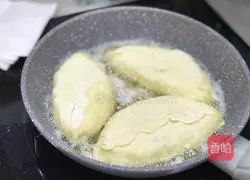 Illustration of how to make scallion pancakes 14