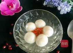 Illustration of making sesame and pine nut glutinous rice balls 16