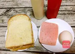 Illustration of how to make ham and omelette sandwiches 1