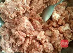 Illustration of how to make fennel stuffed dumplings 1