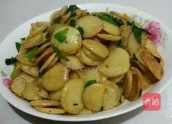 Illustration of how to make stir-fried mung bean cake 4