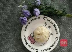 Illustration of how to make steamed buns stuffed with dried beans 15