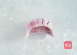 Illustration of how to make beet juice noodle dumplings 9