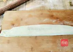 Illustration of how to make celery and egg noodles 8