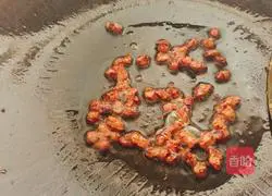 Illustration of how to make beef and egg fried rice 6