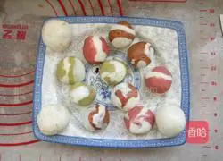 Illustration of how to make Yuhuashi Tangyuan 19