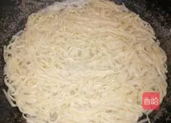 Illustration of how to make green onion noodles 4