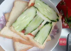 Illustration of how to make egg sandwich 2