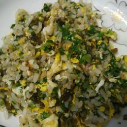 Green vegetable and egg fried rice