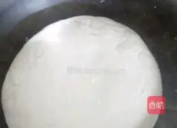 Illustration of how to make pickled cabbage and meat dumplings 1