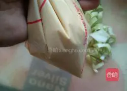Illustration of how to make plastic bag noodles 2