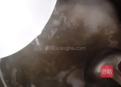 Illustration of how to make egg yolk and sesame sauce noodles 5