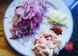 Illustration of making clam noodles made of dumpling skins 2