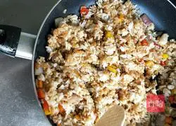 Pattaya Fried Rice (Omelet Rice) Recipe Illustration 8