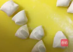 Illustration of how to make shepherd's purse and pork buns 10