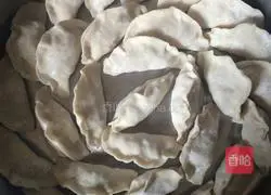 Bamboo shoots Illustration of how to make fungus and pork dumplings 8