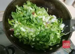 Illustration of how to make Auspicious Three Treasures Fried Rice 10