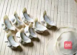 Illustration of how to make leek and egg dumplings 7