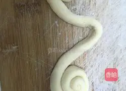 Illustration of how to make butterfly steamed buns 9