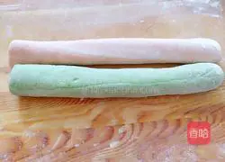 Illustration of making couple's slipper buns 7