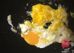 Illustration of home-style egg fried rice 3