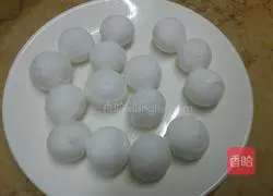 Illustration of how to make mung bean glutinous rice balls 2