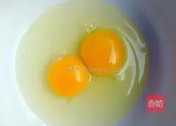 Illustration of how to make fried egg steamed buns 1