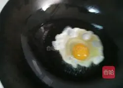 Illustration of how to make egg and ham sandwich 3