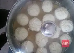 Illustration of how to make carrot stuffed buns 9