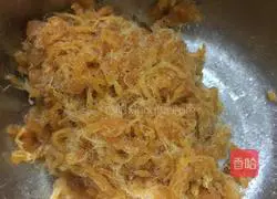 Illustration of how to make meat floss cakes 7