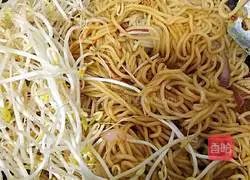 Cantonese style soy sauce fried noodles illustration 8
