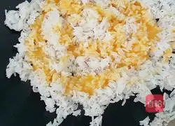 Golden Egg Fried Rice Recipe Illustration 7