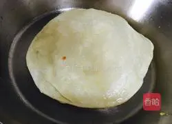 Illustration of how to make egg-filled pancakes 11