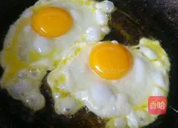 Illustration of how to make fried noodles with eggs 5