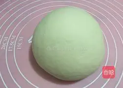 Illustration of how to make mushroom and pork dumplings 3